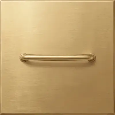Brass hardware: Brushed brass