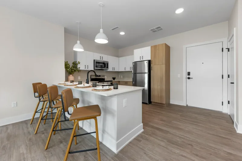 Pine apartment interior — photo 15