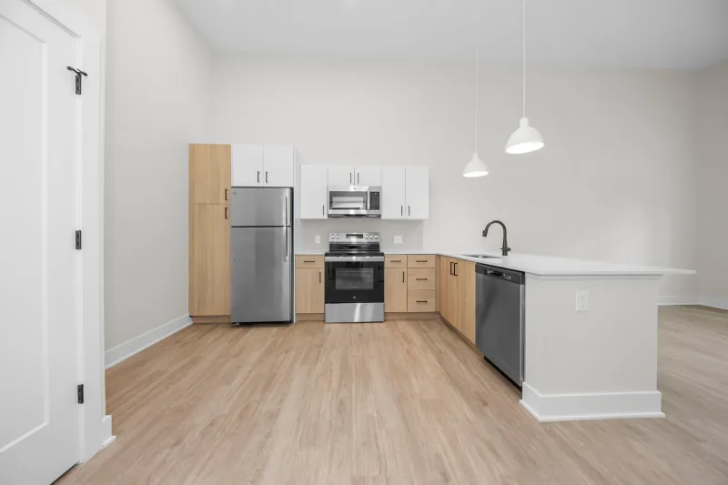 Walnut apartment interior — photo 3
