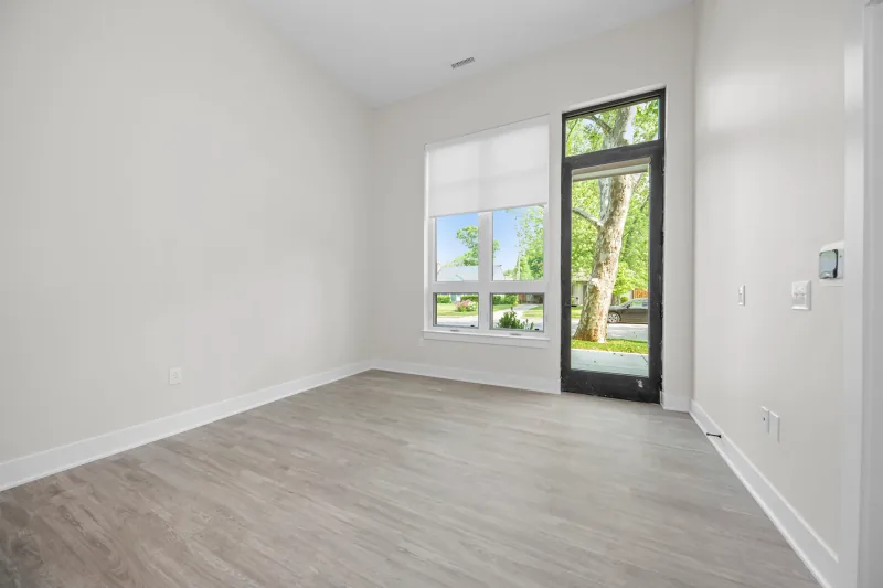 Walnut apartment interior — photo 6