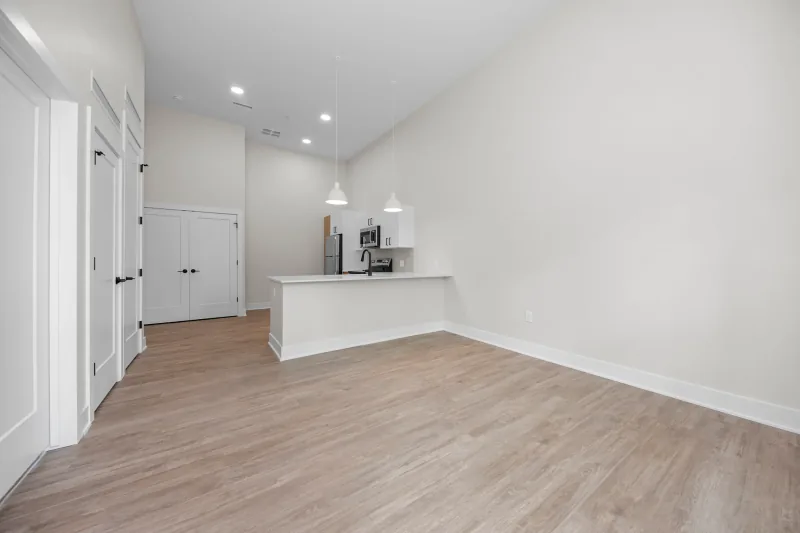 Walnut apartment interior — photo 7