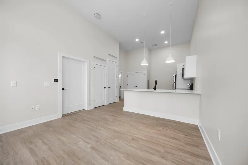 Walnut apartment interior — photo 8