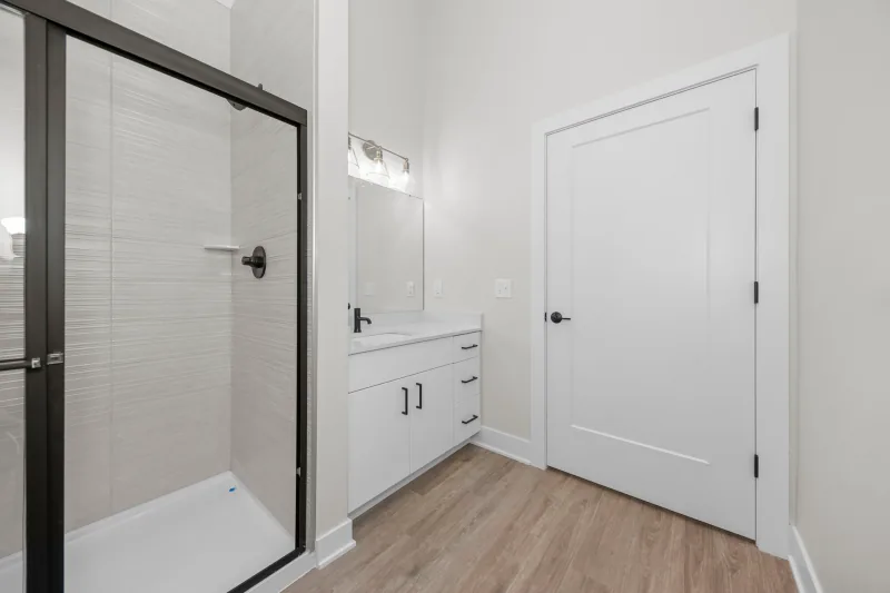 Walnut apartment interior — photo 10