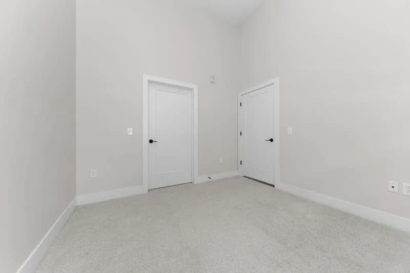 Walnut apartment interior — photo 13