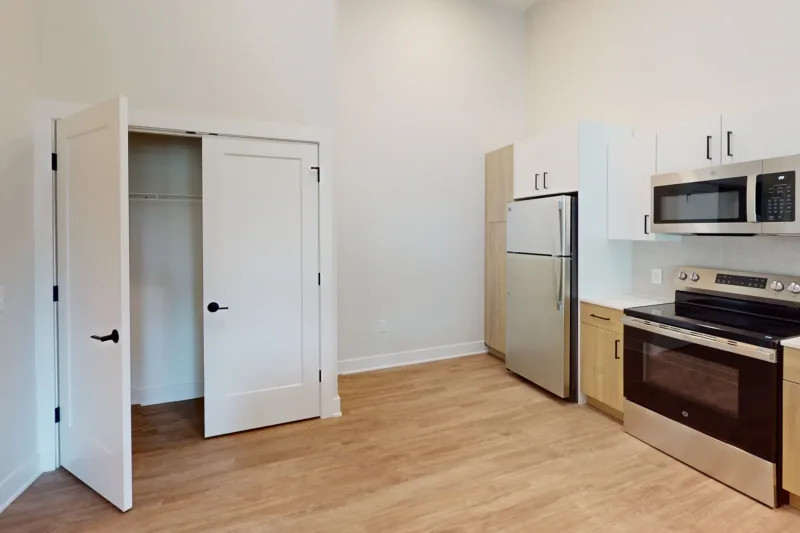 Walnut apartment interior — photo 15